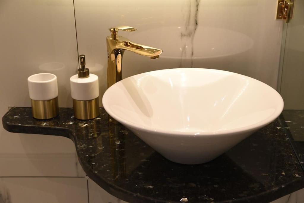 Syntagma Square, 30Sqm Nikis Luxurious Studio Athens Exterior photo